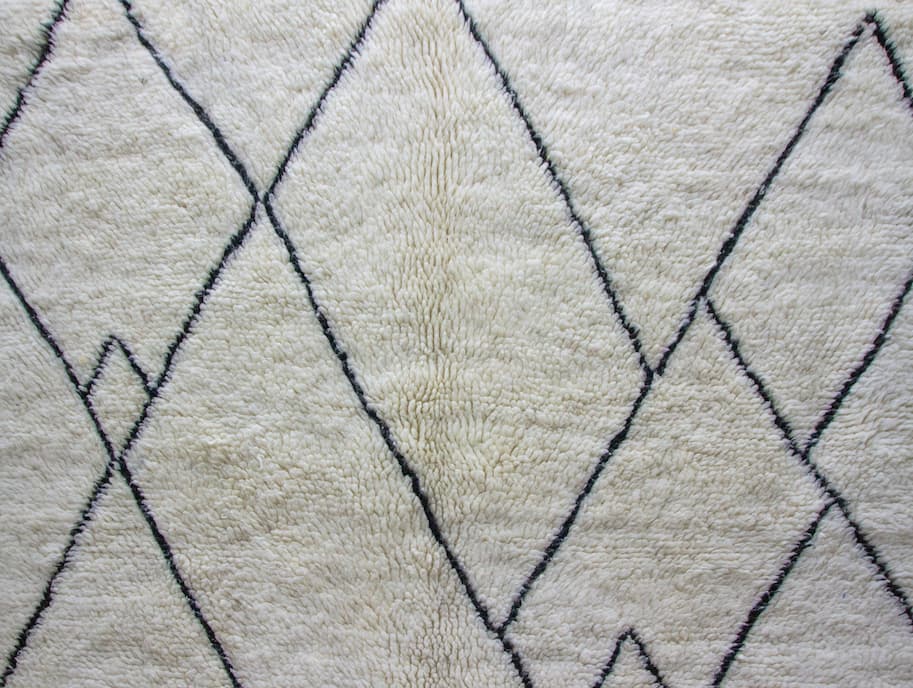 Black And White Beni Ouarain Rug