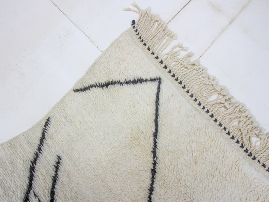 Black And White Beni Ouarain Rug