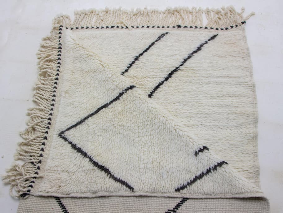 Black And White Beni Ouarain Rug