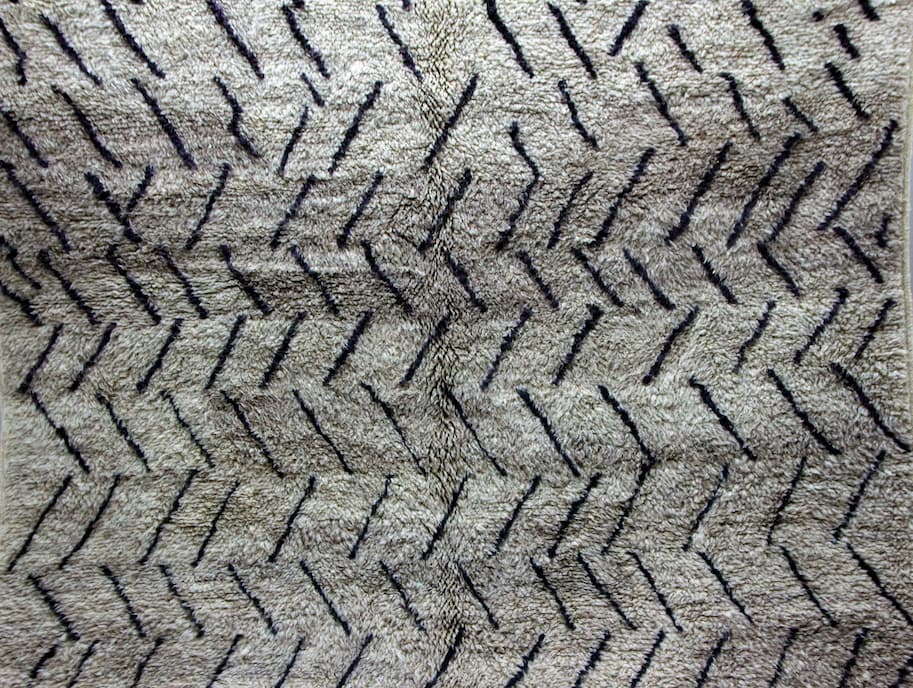 Gray And Black Beni Ouarain Rug